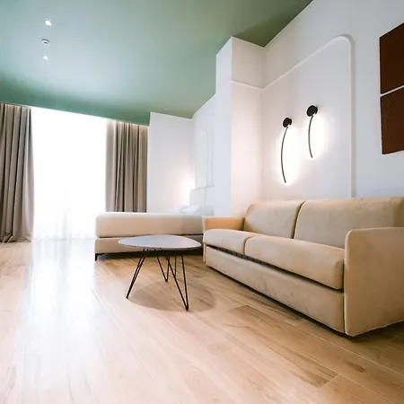 Noemie Hotel
